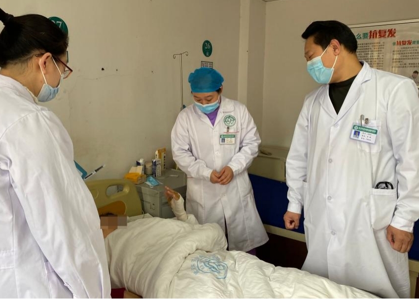 武汉环亚医院朱敏主任揭秘:小小外擦药竟有如此危害